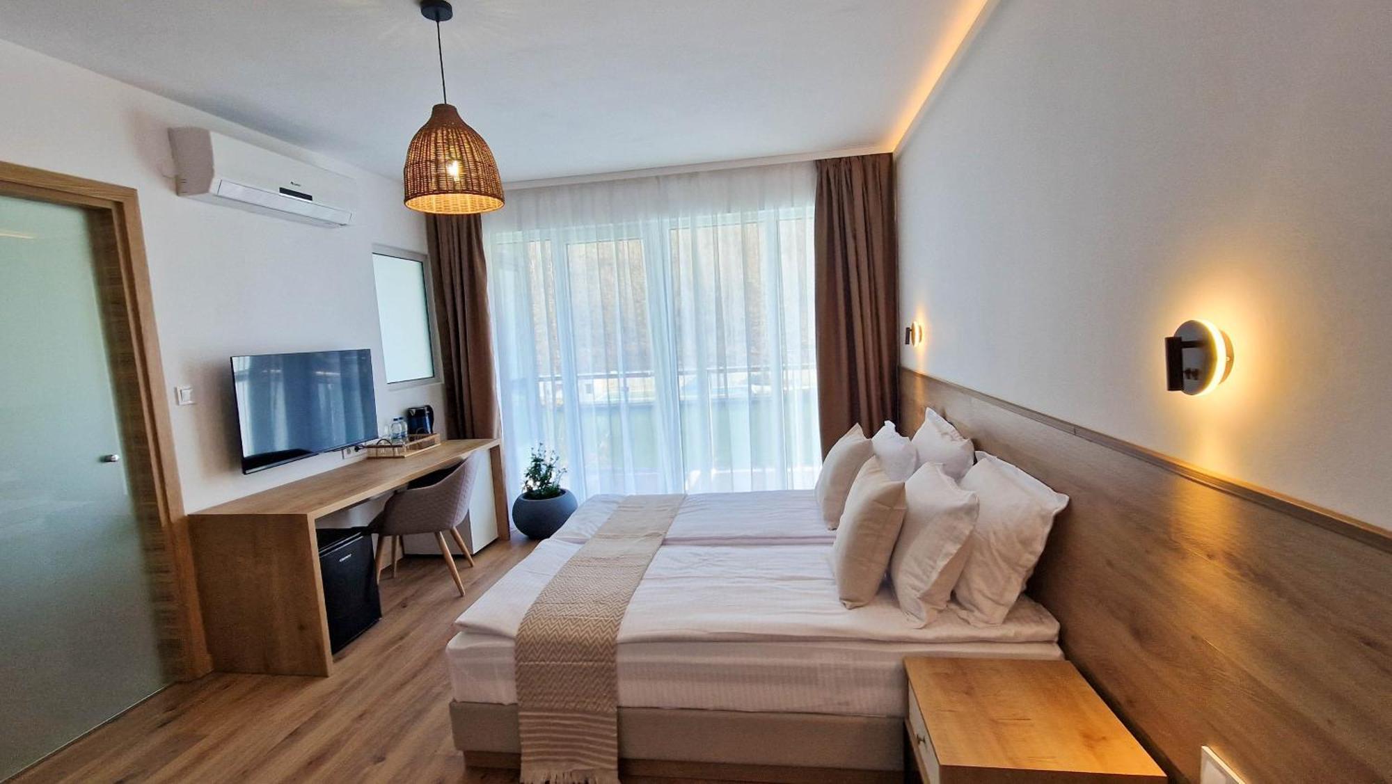 Waterside Spa Hotel أوجنيانوفو المظهر الخارجي الصورة