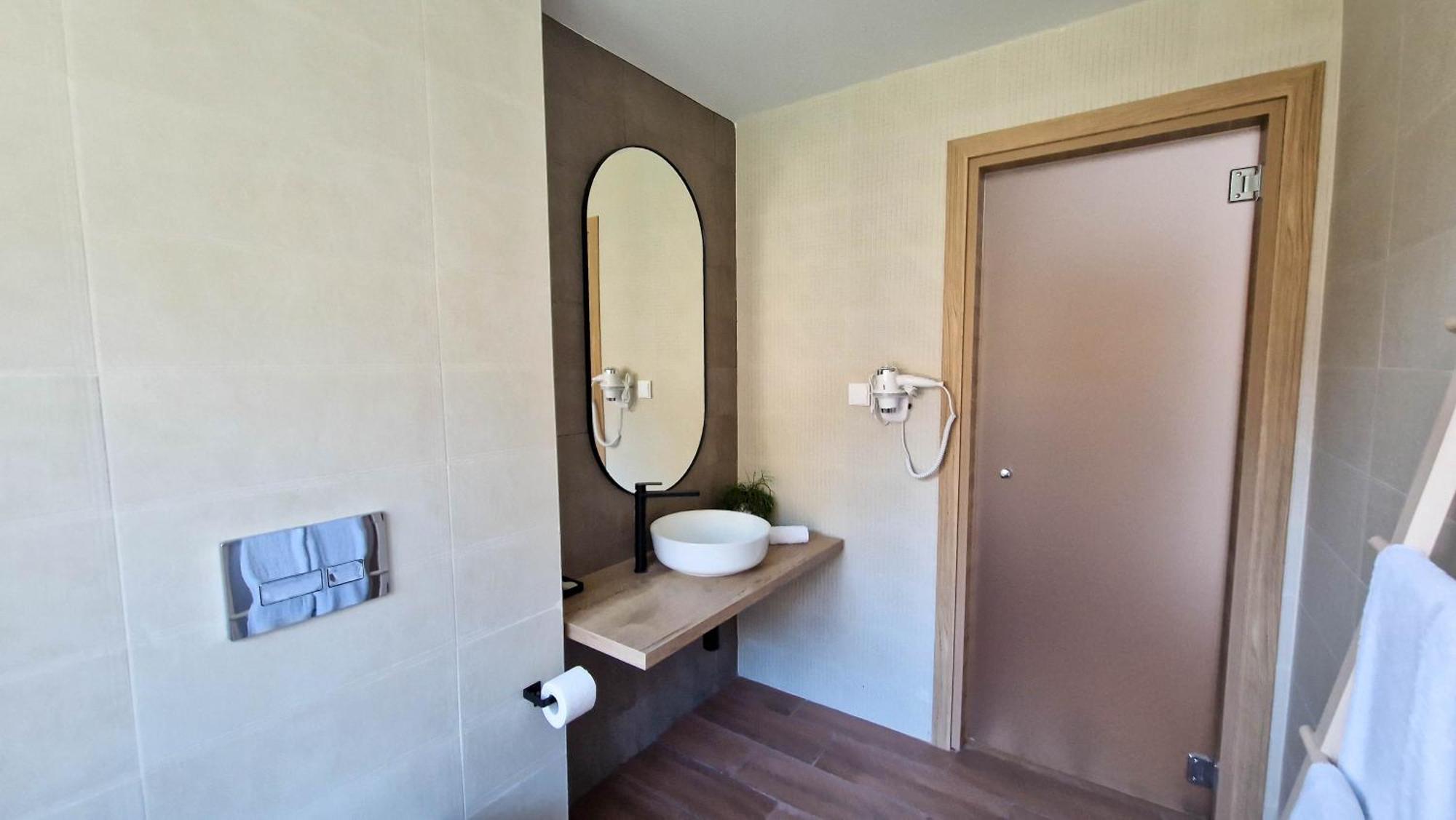 Waterside Spa Hotel أوجنيانوفو المظهر الخارجي الصورة